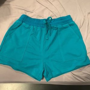 Sweater shorts and top set
